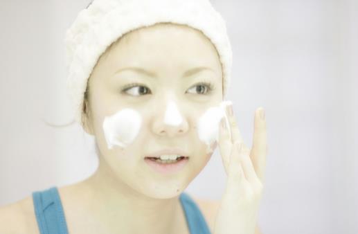防止毛孔粗大的四個技巧 女生日常護膚注意事項
