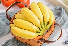 生香蕉怎么催熟 生香蕉放着会自己熟吗