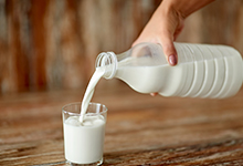 纯牛奶是全脂牛奶吗 什么是全脂牛奶